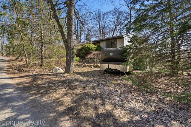 3813 Watuga Street, Commerce Charter Township, MI 48390