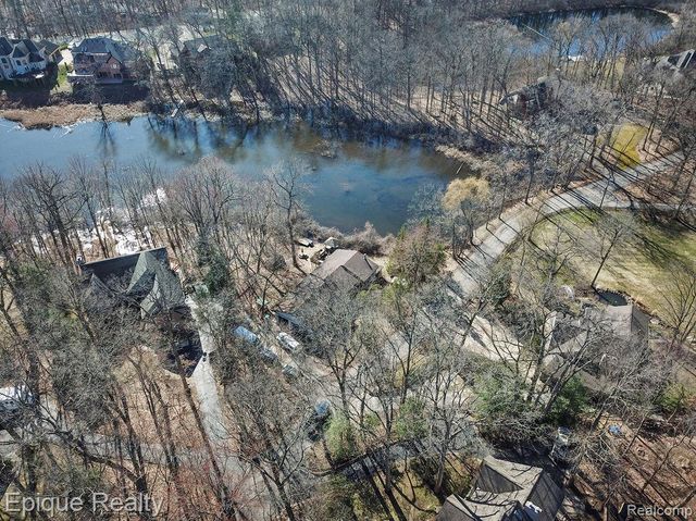 3813 Watuga Street, Commerce Charter Township, MI 48390