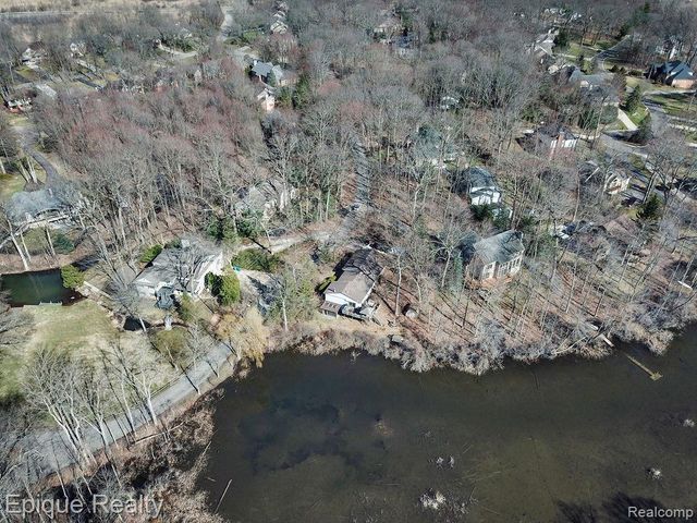 3813 Watuga Street, Commerce Charter Township, MI 48390