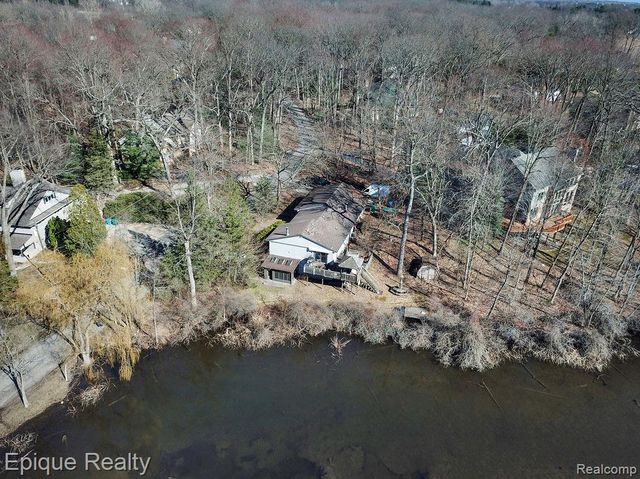 3813 Watuga Street, Commerce Charter Township, MI 48390