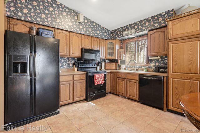 3813 Watuga Street, Commerce Charter Township, MI 48390