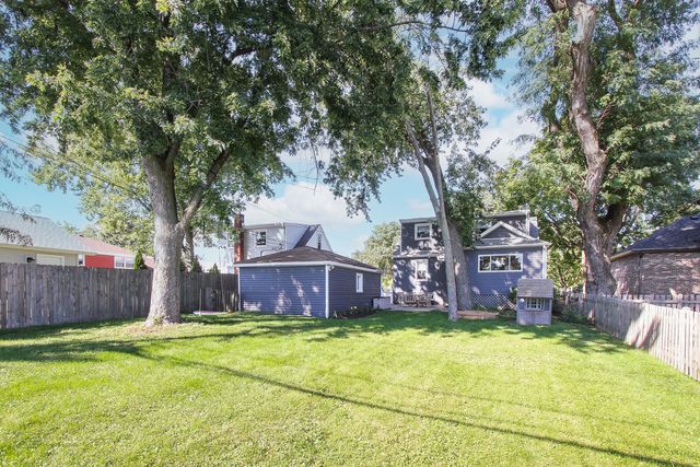 225 Indianapolis Avenue, Downers Grove, IL 60515