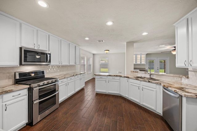 3806 Parry Field Court, Pearland, TX 77584