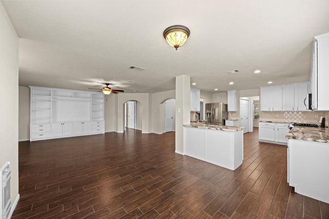 3806 Parry Field Court, Pearland, TX 77584