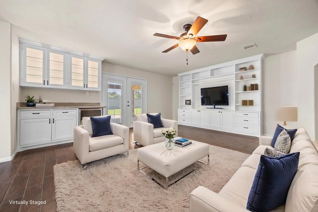 3806 Parry Field Court, Pearland, TX 77584