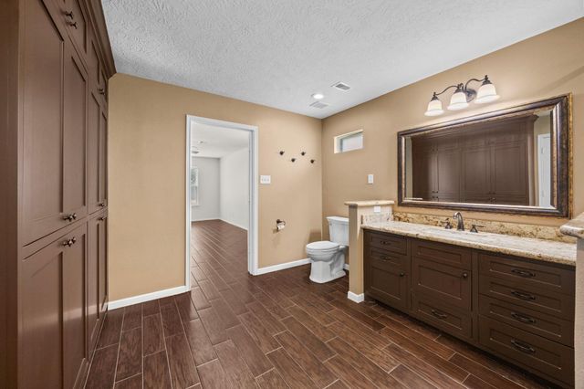 3806 Parry Field Court, Pearland, TX 77584