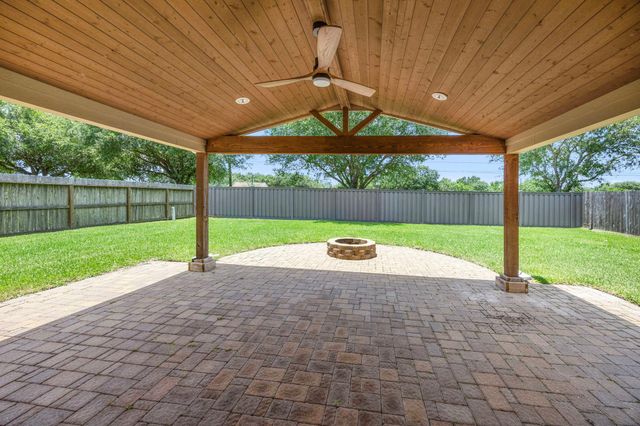 3806 Parry Field Court, Pearland, TX 77584