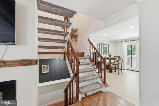 8764 NEWINGTON COMMONS RD, Lorton, VA 22079