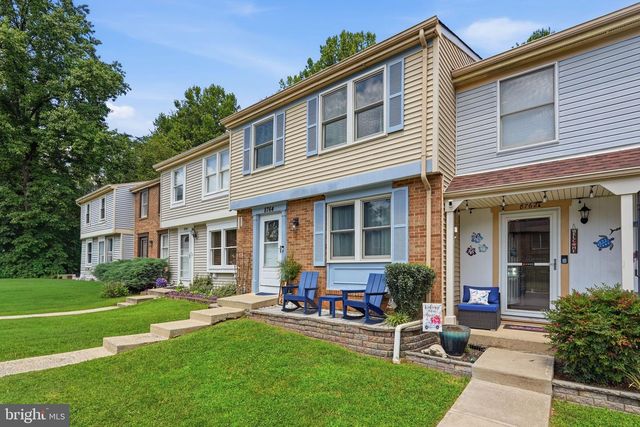 8764 NEWINGTON COMMONS RD, Lorton, VA 22079