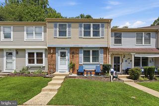 8764 NEWINGTON COMMONS RD, Lorton, VA 22079