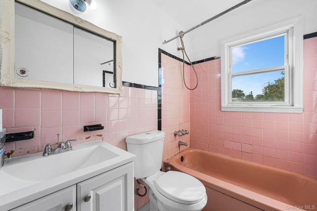 17204 Amelia Road, Jamaica, NY 11434