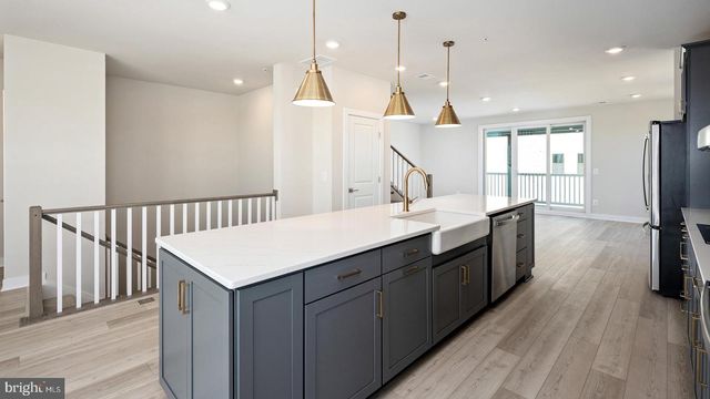 44576 STRABANE TER, Ashburn, VA 20147