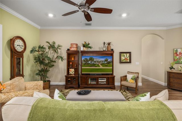 1097 SUGAR LOAF KEY LOOP, Lady Lake, FL 32159
