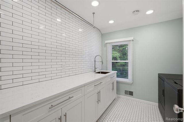 612 Brookside Avenue, Birmingham, MI 48009