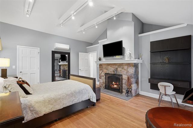 612 Brookside Avenue, Birmingham, MI 48009