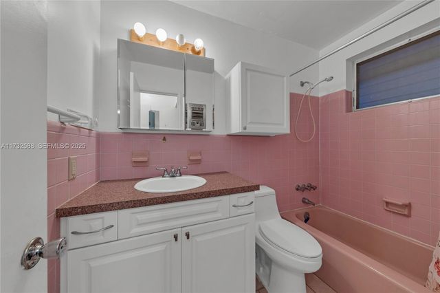 2300 Jackson Street 10, Hollywood, FL 33020