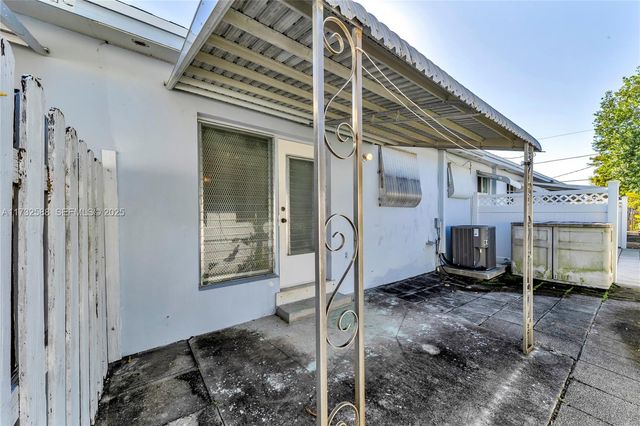 2300 Jackson Street 10, Hollywood, FL 33020