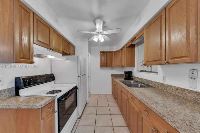 2300 Jackson Street 10, Hollywood, FL 33020
