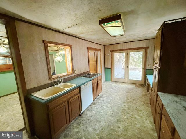 1500 POTTSVILLE ST, Lykens, PA 17048