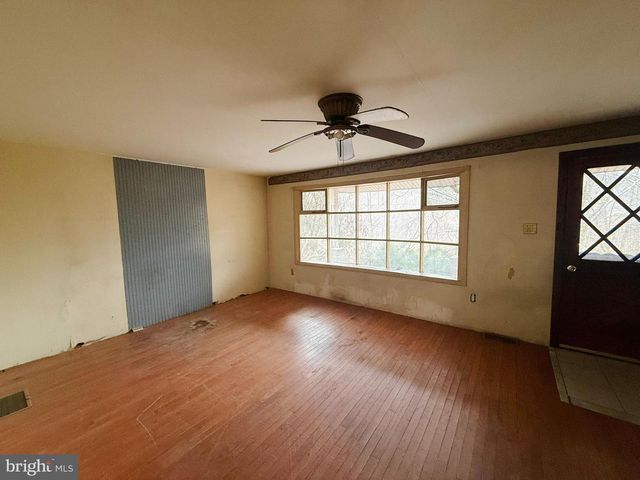 1500 POTTSVILLE ST, Lykens, PA 17048