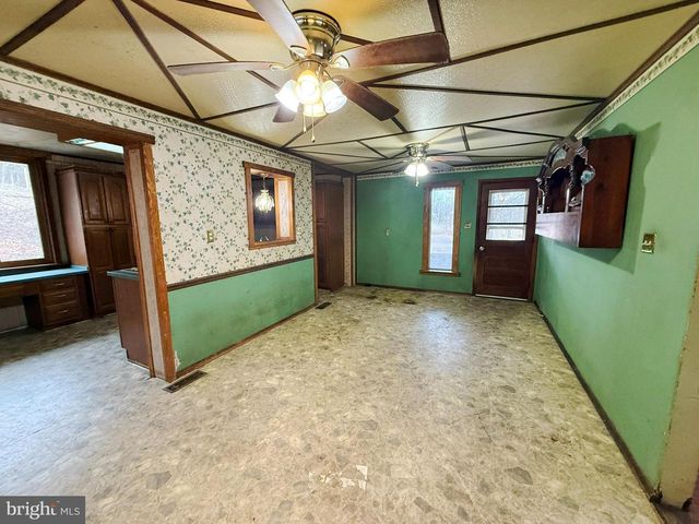 1500 POTTSVILLE ST, Lykens, PA 17048