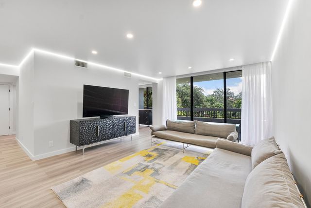 23200 Camino Del Mar, Boca Raton, FL 33433
