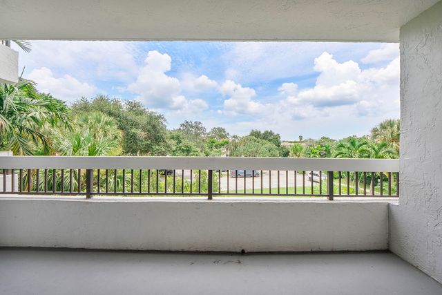 23200 Camino Del Mar, Boca Raton, FL 33433