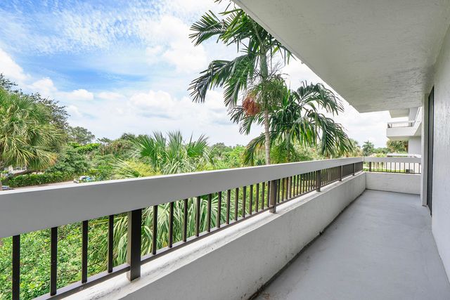 23200 Camino Del Mar, Boca Raton, FL 33433