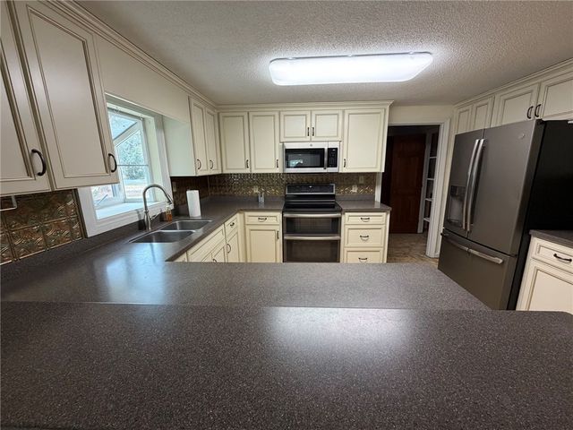 121 Riverwood Road, Brunswick, GA 31523