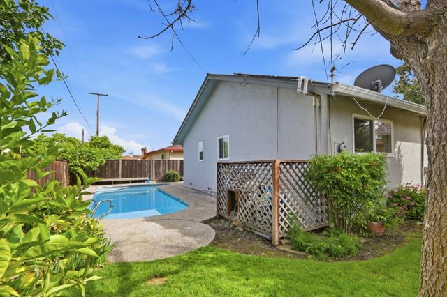 3503 Emmett Place, Santa Clara, CA 95051