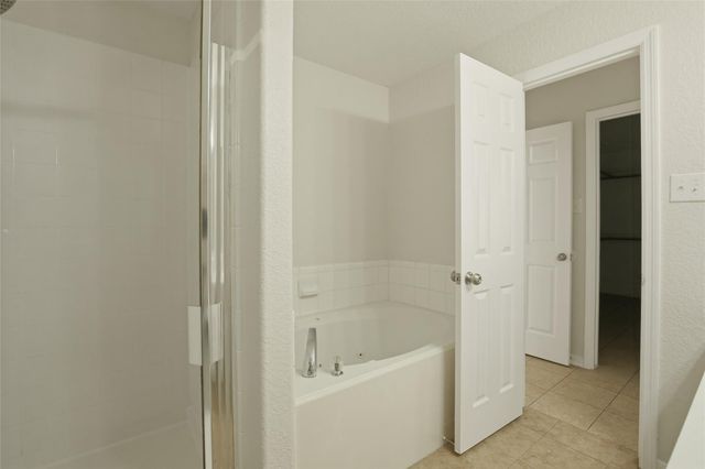 4754 Chisholm Hollow, Fresno, TX 77545