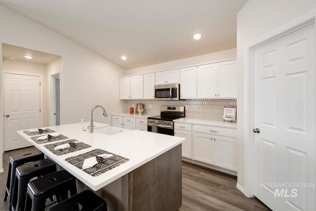 1295 W Buffalo River Dr, Meridian, ID 83642