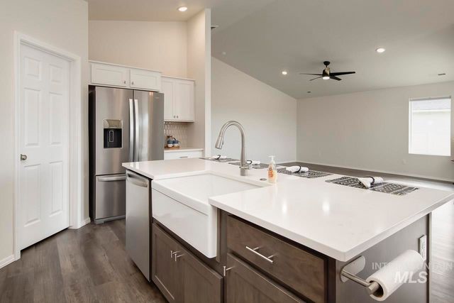 1295 W Buffalo River Dr, Meridian, ID 83642