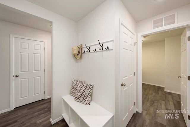 1295 W Buffalo River Dr, Meridian, ID 83642