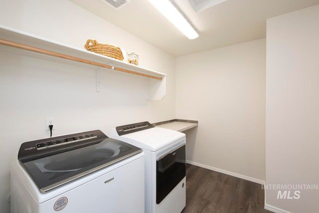 1295 W Buffalo River Dr, Meridian, ID 83642