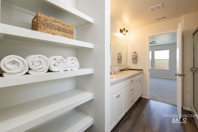 1295 W Buffalo River Dr, Meridian, ID 83642