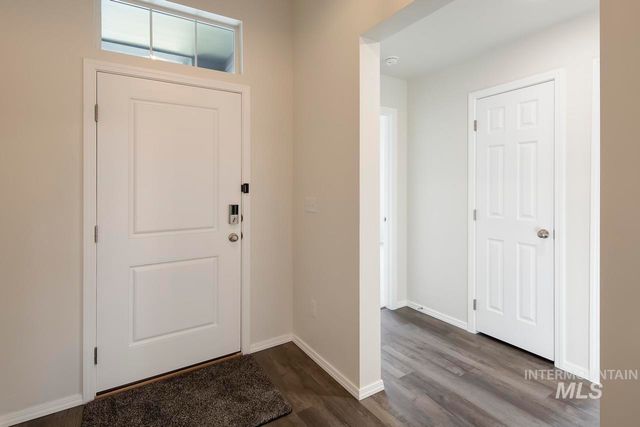 1295 W Buffalo River Dr, Meridian, ID 83642