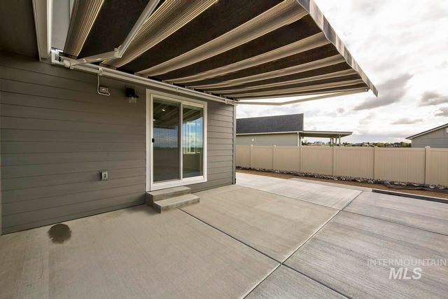 1295 W Buffalo River Dr, Meridian, ID 83642