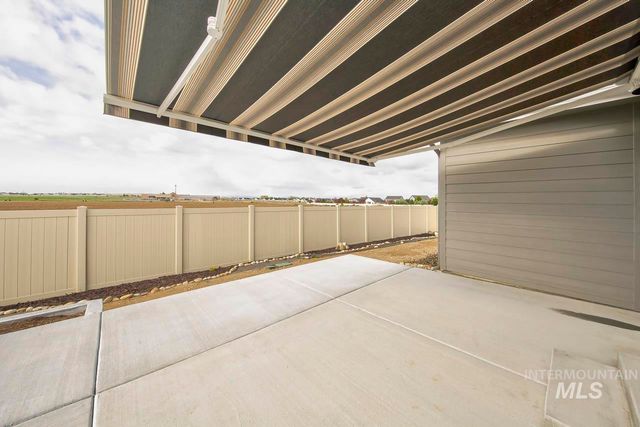 1295 W Buffalo River Dr, Meridian, ID 83642