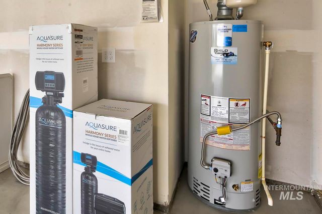 1295 W Buffalo River Dr, Meridian, ID 83642