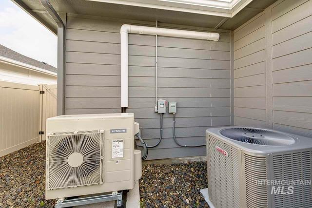 1295 W Buffalo River Dr, Meridian, ID 83642