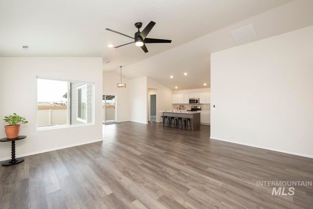 1295 W Buffalo River Dr, Meridian, ID 83642