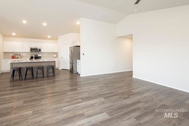 1295 W Buffalo River Dr, Meridian, ID 83642