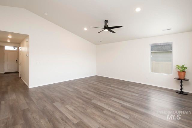 1295 W Buffalo River Dr, Meridian, ID 83642