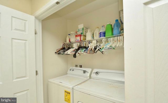 2454 BATTERY HILL CIR, Woodbridge, VA 22191