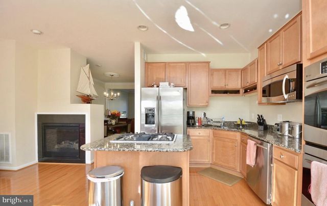 2454 BATTERY HILL CIR, Woodbridge, VA 22191