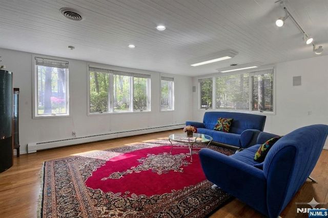 78 Apple Ridge, Woodcliff Lake, NJ 07677