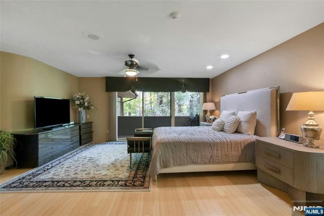 78 Apple Ridge, Woodcliff Lake, NJ 07677