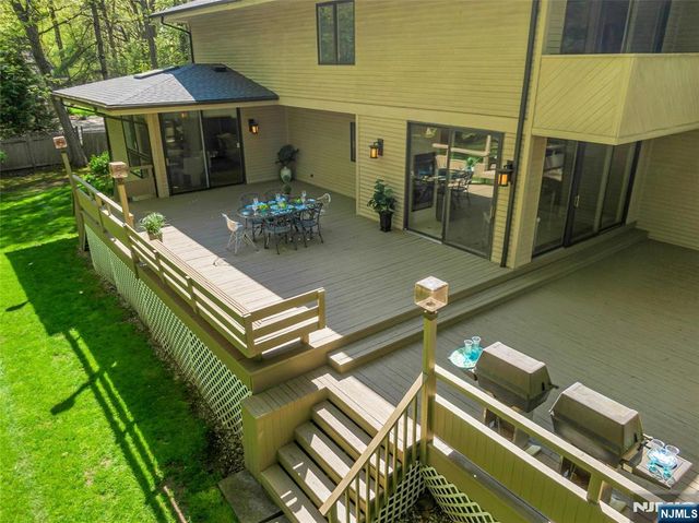 78 Apple Ridge, Woodcliff Lake, NJ 07677