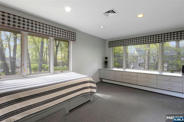 78 Apple Ridge, Woodcliff Lake, NJ 07677